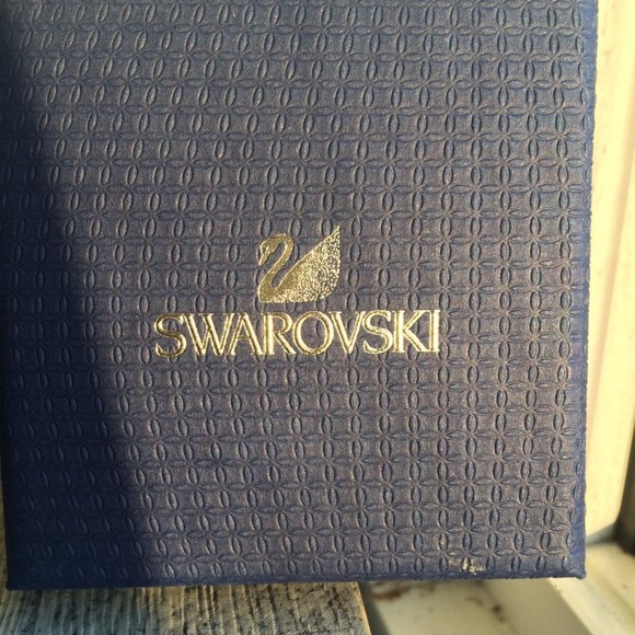 Necklace - Picture 2 of 3